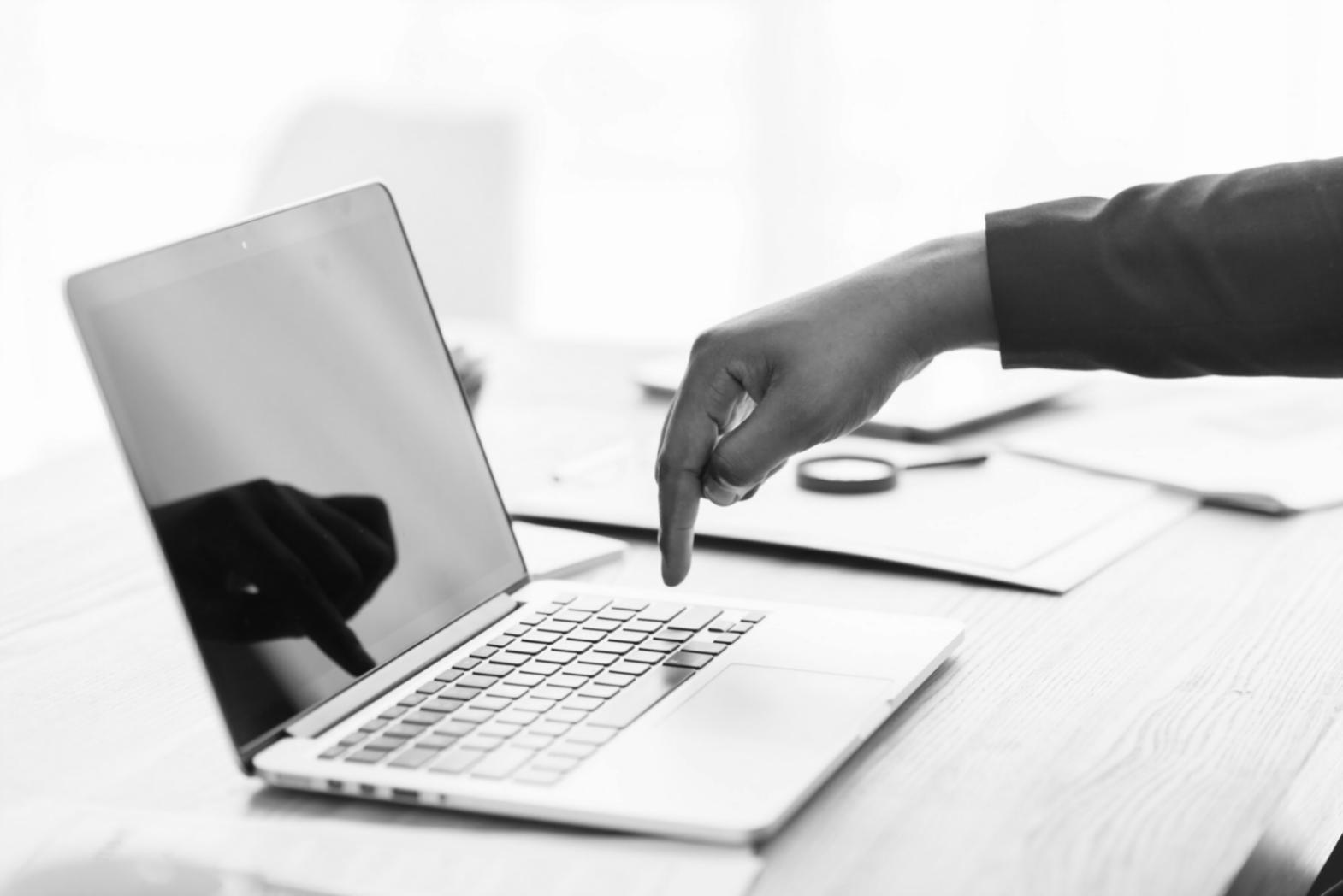 Environnement de travail professionnel pour l'apprentissage de l'analyse financière